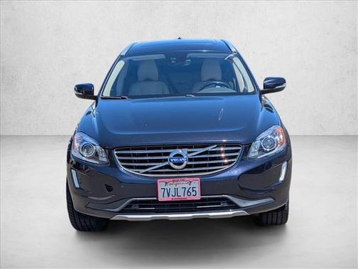 Blue 2017 Volvo XC60 T6 Inscription