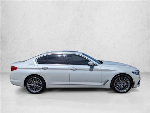Alpine White 2018 BMW 530 530i