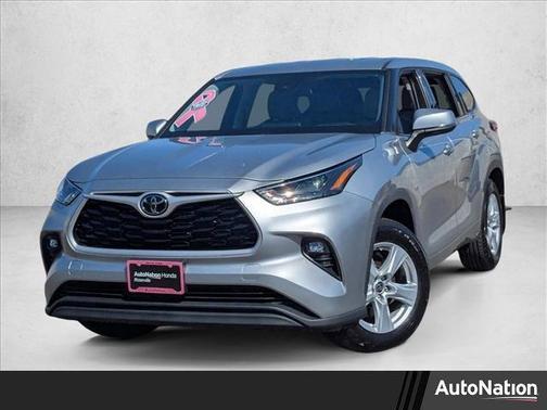 2022 Toyota Highlander LE