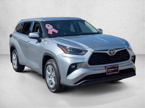 2022 Toyota Highlander LE