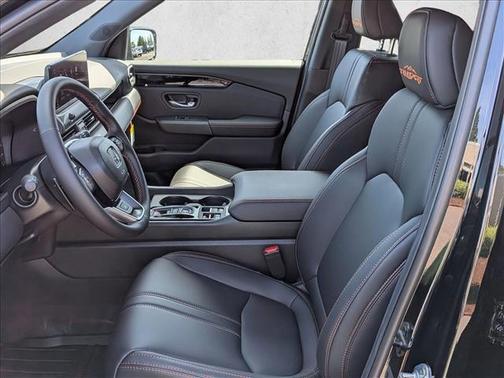 Crystal Black Pearl 2026 Honda Pilot TrailSport