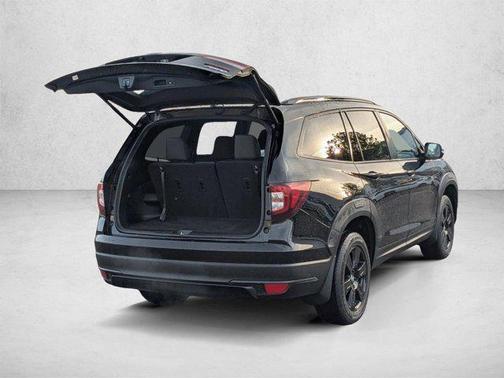 Silver/Gray 2022 Honda Pilot AWD TrailSport