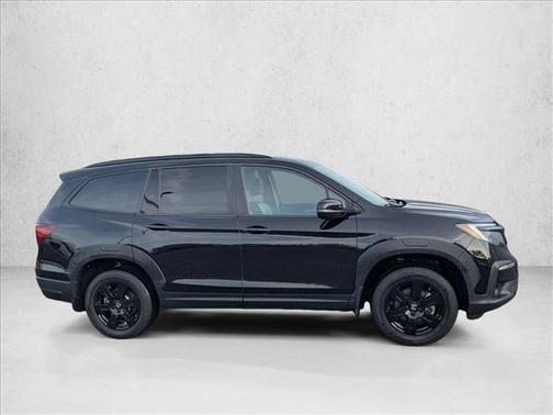 Silver/Gray 2022 Honda Pilot AWD TrailSport