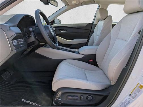 Platinum White Pearl 2026 Honda Accord SE
