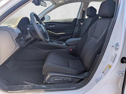 Platinum White Pearl 2026 Honda Accord SE