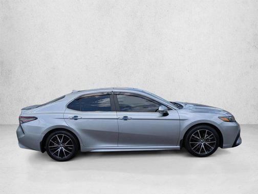 Celestial Silver Metallic 2022 Toyota Camry SE