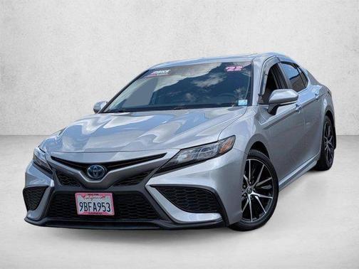 Celestial Silver Metallic 2022 Toyota Camry SE