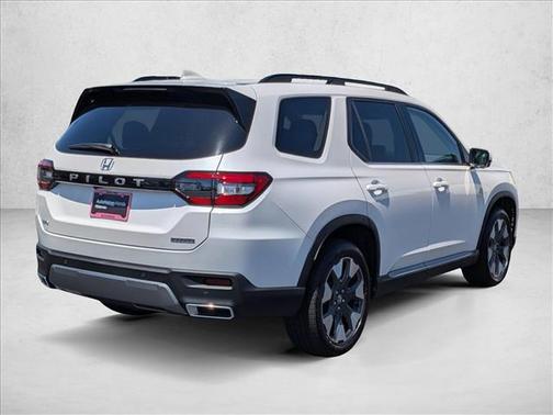 Platinum White Pearl 2026 Honda Pilot Touring 8-Passenger