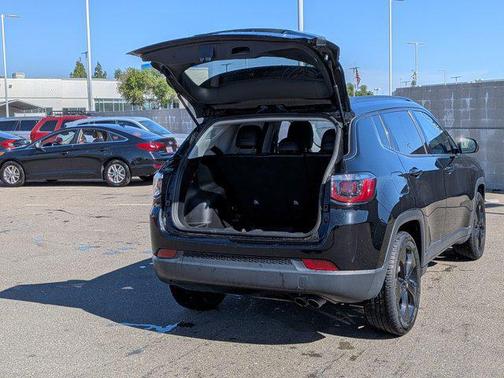 Diamond Black Crystal Pearlcoat 2020 Jeep Compass Latitude