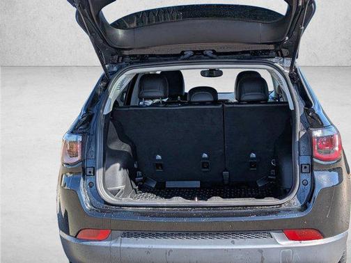 Diamond Black Crystal Pearlcoat 2020 Jeep Compass Latitude