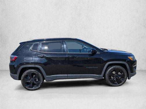 Diamond Black Crystal Pearlcoat 2020 Jeep Compass Latitude