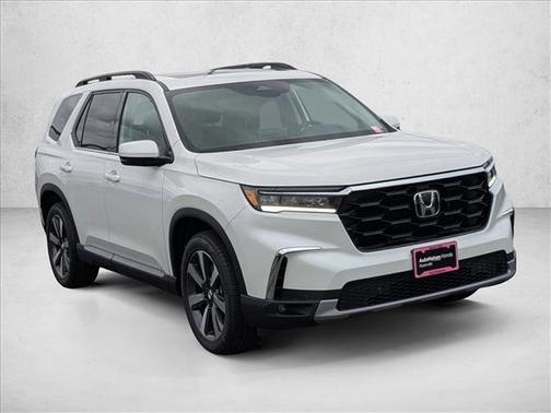 2025 Honda Pilot Touring 8-Passenger