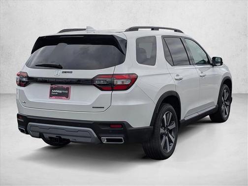 2025 Honda Pilot Touring 8-Passenger