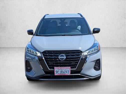 Boulder Gray Pearl 2022 Nissan Kicks SR