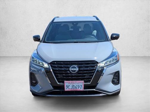 Boulder Gray Pearl 2022 Nissan Kicks SR