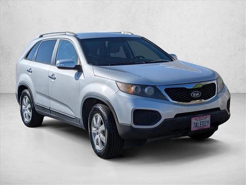 Bright Silver 2013 Kia Sorento LX