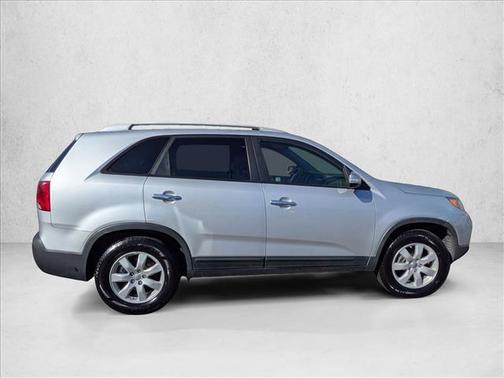Bright Silver 2013 Kia Sorento LX