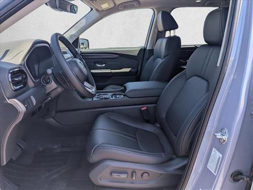 Sonic Gray Pearl 2026 Honda Pilot Touring 8-Passenger