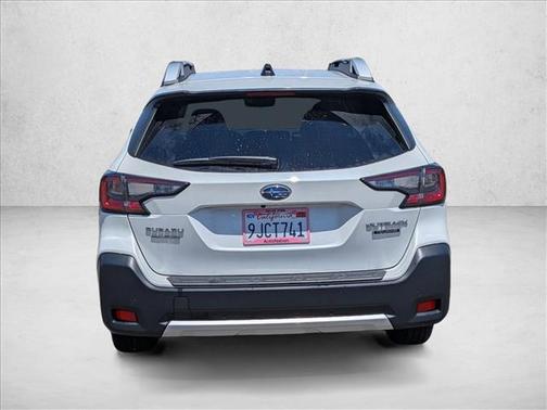 Crystal White Pearl 2024 Subaru Outback Touring