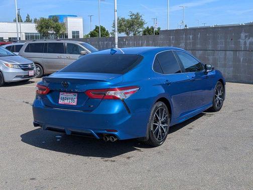 Blue Streak Metallic 2020 Toyota Camry SE