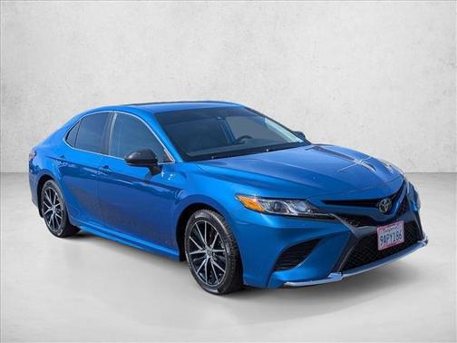 Blue Streak Metallic 2020 Toyota Camry SE