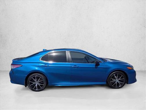 Blue Streak Metallic 2020 Toyota Camry SE