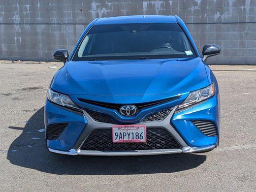Blue Streak Metallic 2020 Toyota Camry SE