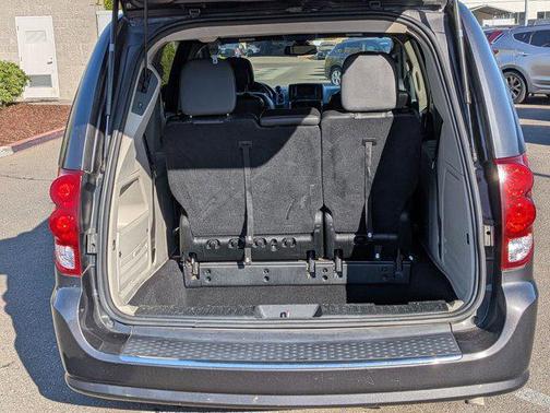 Granite Pearlcoat 2018 Dodge Grand Caravan SXT