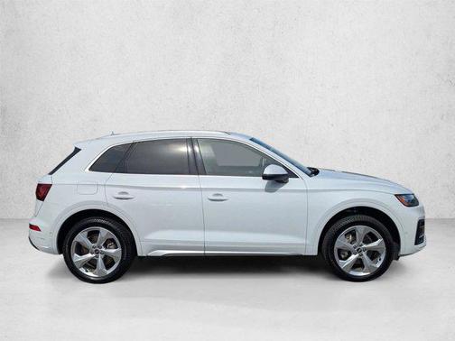 White 2021 Audi Q5 45 Prestige