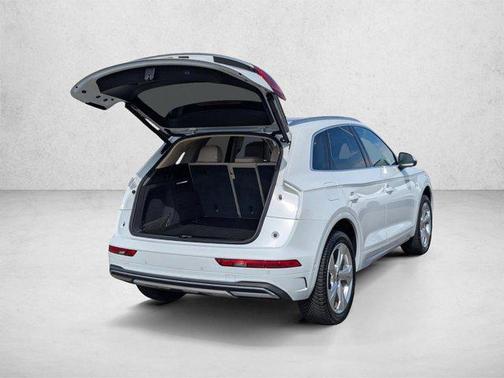 White 2021 Audi Q5 45 Prestige