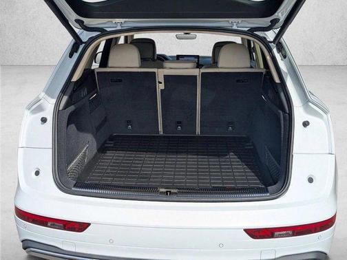 White 2021 Audi Q5 45 Prestige