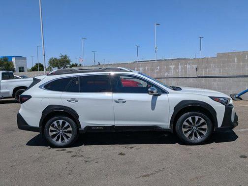 Crystal White Pearl 2024 Subaru Outback Touring
