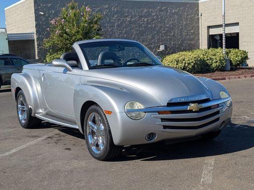 2004 Chevrolet SSR LS