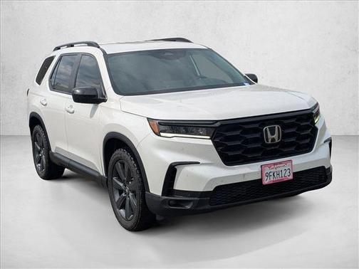 Platinum White Pearl 2023 Honda Pilot AWD Sport