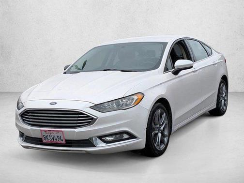 White 2017 Ford Fusion SE