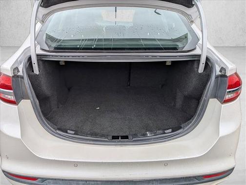 White 2017 Ford Fusion SE