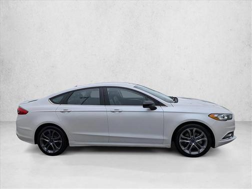 White 2017 Ford Fusion SE