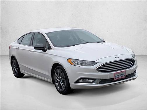 White 2017 Ford Fusion SE