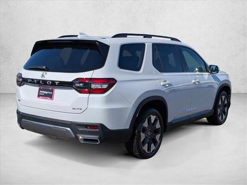 Platinum White Pearl 2026 Honda Pilot Elite