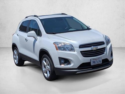 Summit White 2015 Chevrolet Trax LTZ