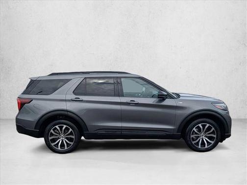 Carbonized Gray Metallic 2025 Ford Explorer ST-Line