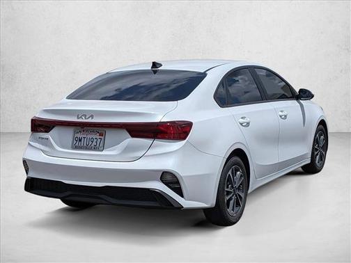 Snow White Pearl 2024 Kia Forte LXS