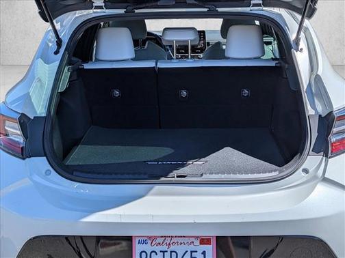 Blizzard Pearl 2019 Toyota Corolla XSE