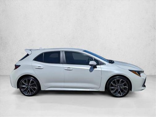 Blizzard Pearl 2019 Toyota Corolla XSE