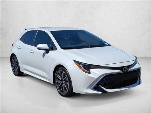 Blizzard Pearl 2019 Toyota Corolla XSE