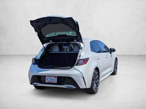 Blizzard Pearl 2019 Toyota Corolla XSE