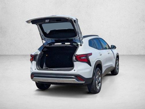 Summit White 2025 Chevrolet Trax LT