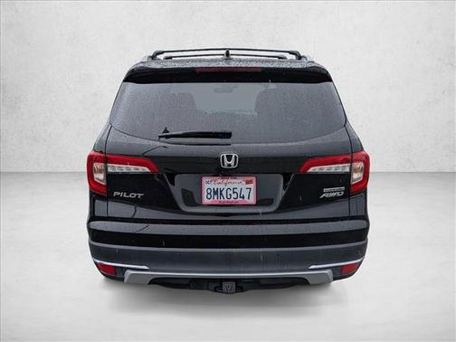 Crystal Black Pearl 2019 Honda Pilot Touring 8-Passenger