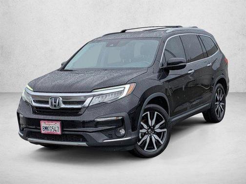 Crystal Black Pearl 2019 Honda Pilot Touring 8-Passenger