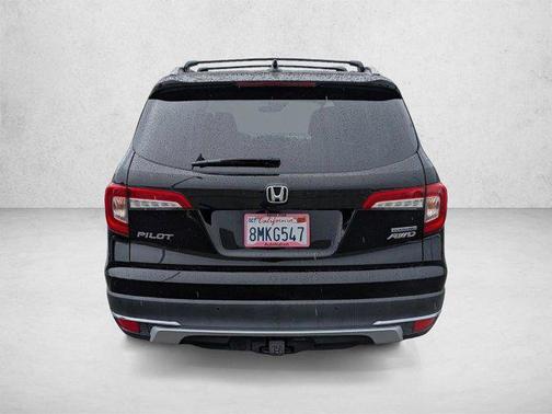 Crystal Black Pearl 2019 Honda Pilot Touring 8-Passenger